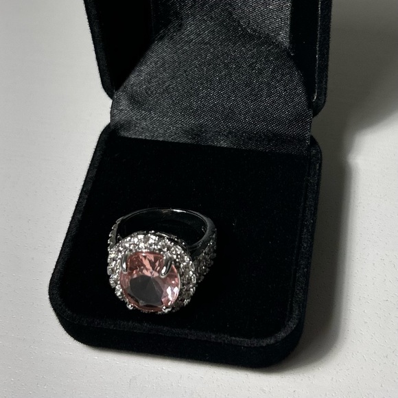 Luxury Pink Crystal Shiny Rhinestone Ring Jewelry Engagement Wedding Emerald - Picture 3 of 4